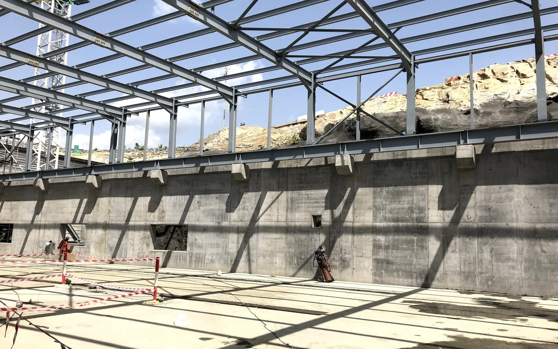Chantier — charpente métallique et voile béton réalisés